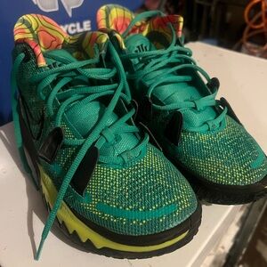 Nike Kids Vibrant Teal and Black Sneakers